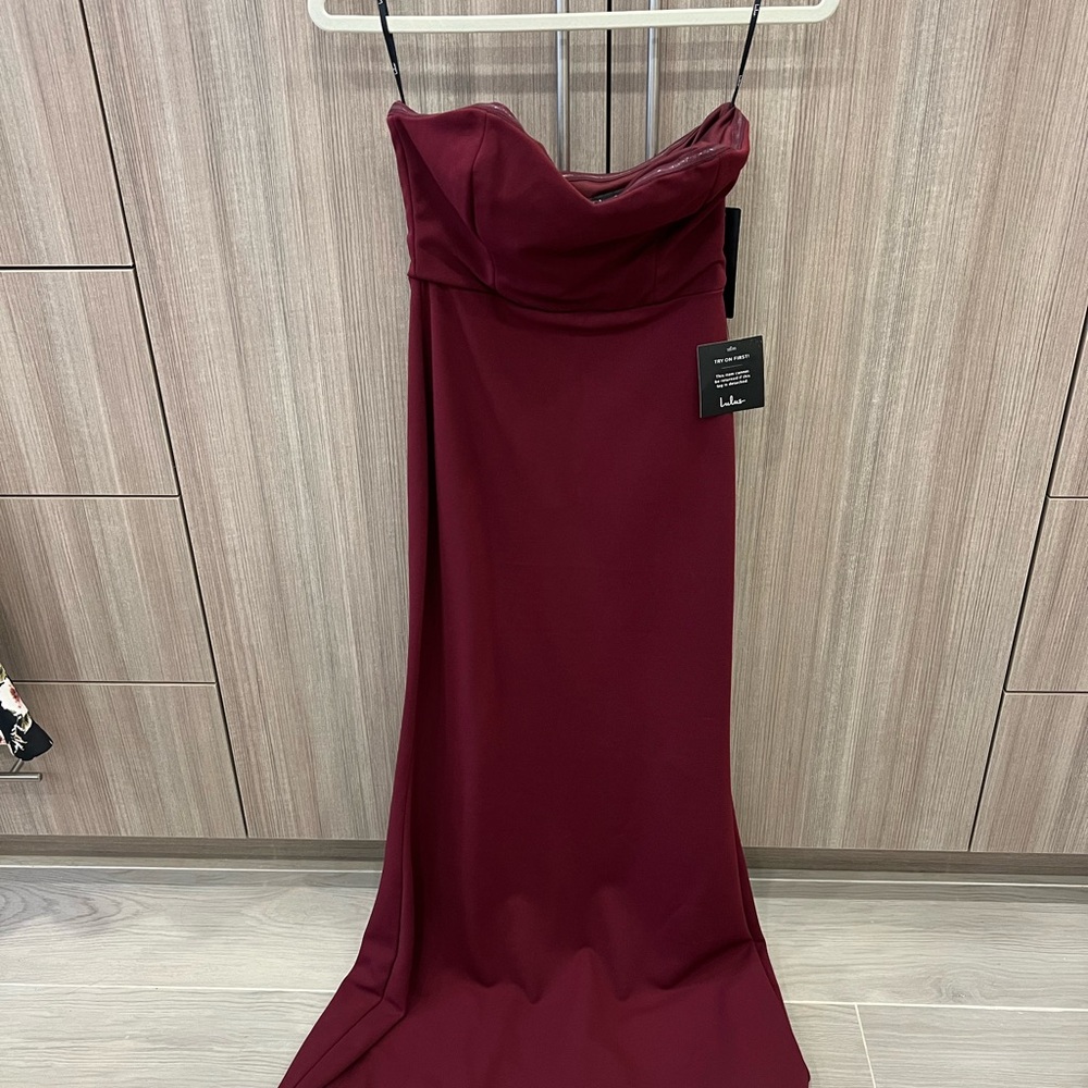 Elegant Burgundy Strapless Dress